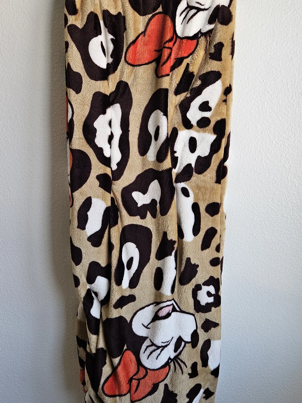 Disney Minnie Mouse Plush Throw Blanket - Red & Black
